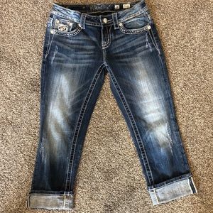 26 Miss Me jean capris. Great condition.